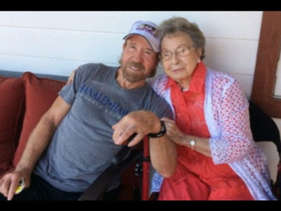 La mère de Chuck Norris, Wilma Norris Knight vient de fêter ses 100 ans