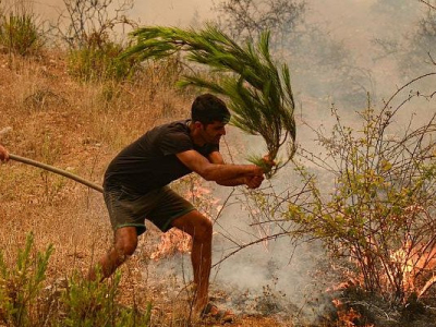Plusieurs morts dans les feux de forêt qui touchent le sud de la Turquie