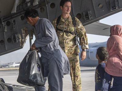 #Afghanistan: Traitant les Talibans en partenaires pour l'évacuation, les USA auraient remis le nom des Afghans (pro-US) autorisés à entrer dans l'aéroport