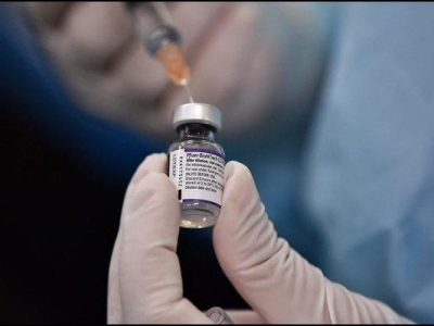 Covid-19 : une troisième dose du vaccin Pfizer pour les plus de 18 ans approuvée par le régulateur européen