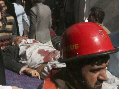 Pakistan, au moins 56 morts dans un attentat-suicide contre une mosquée chiite à Peshawar