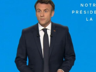 Emmanuel Macron: &quot;Les prestataires du RSA devront faire 15 à 20 heures par semaine&quot;