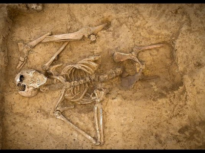Des chercheurs universitaires demandent aux archéologues à ce qu'on qualifie les squelettes retrouvés de &quot;non-binaires&quot; afin de lutter contre la suprématie blanche
