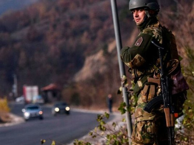 Vives tensions à la frontière entre la Serbie et le Kosovo, l’Otan se dit prête à intervenir