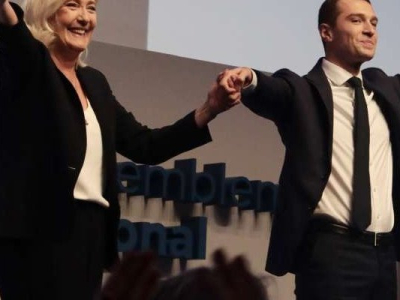 Marine Le Pen passe la main à Jordan Bardella pour diriger le Rassemblement national