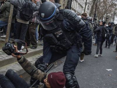 Un homme émasculé par un policier lors de la manifestation du 19 janvier