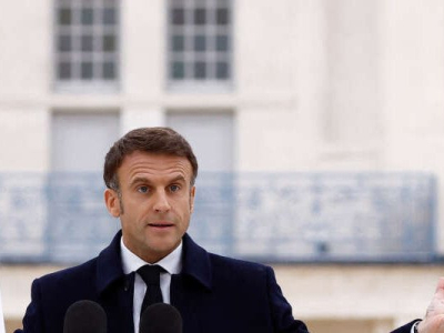 Ecriture inclusive : Emmanuel Macron «on n’a pas besoin d’ajouter des points au milieu des mots pour rendre la langue française lisible»