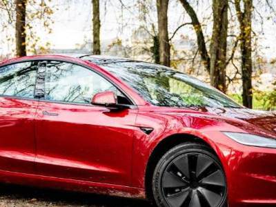 Notre essai de la Tesla Model 3 améliorée en vidéo