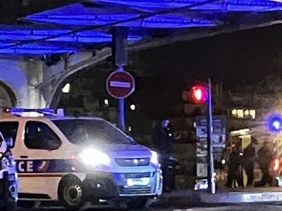 Paris : un mort et deux blessés dans une attaque au couteau et au marteau, un assaillant fiché S interpellé