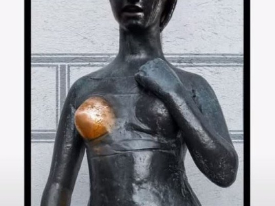 &quot;Le harcèlement sexuel laisse des traces&quot;: quand les seins des statues sont usés à force d'être touchés