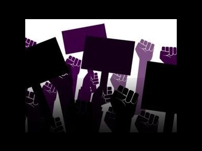 Dérives féministes à Sciences Po: l’effrayant témoignage d’un étudiant : Les murs étaient parsemés de photographies des poitrines nues des étudiantes des promotions précédentes et d'affiches anxiogènes : «Mon corps, Ta gueule !», «#SciencesPorcs», «Présomption de culpabilité», «Violeur on te voit».