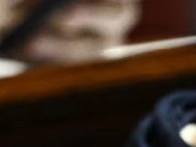 la motion de censure a été adoptée