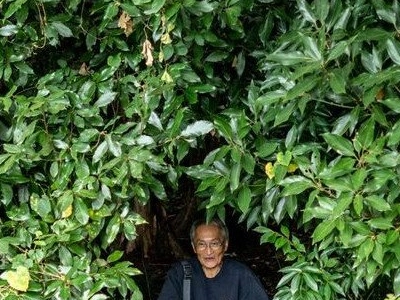 Un Japonais enseigne à faire caca en plein air