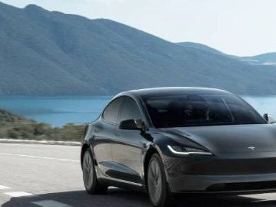 Tesla chute de 63 % en janvier