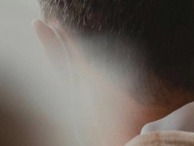 Cette maison est protégée par le bon Dieu et un fusil : le panneau choc d’un curé pour dissuader les voleurs