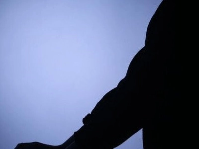 Ado brûlée au fer à repasser : un an de prison ferme pour une mère du Bourget