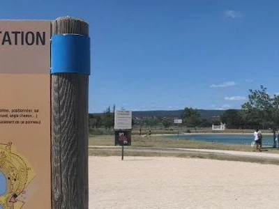 Les gitans envahissent un lac, les locaux sont interdits d'accès