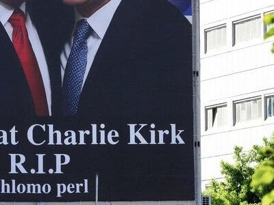 Assassinat de Charlie Kirk : des Américains sanctionnés ou renvoyés pour avoir critiqué l’influenceur après sa mort