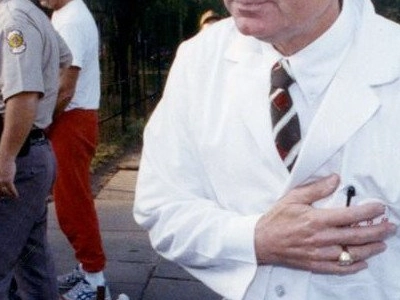 Terrorisme anti IVG aux États Unis. Comment les pro life évangélistes ont terrorisés pendant 30 ans les employés de cliniques en les assassinant, les poussant à venir travailler en gilet pare-balles.